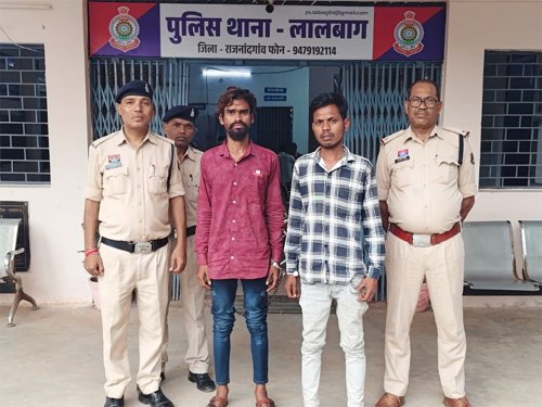 शराब के लिए नहीं दिए पैसे तो चाकू-डंडे से पीटा, घर में घुसकर की तोड़फोड़, दो आरोपी गिरफ्तार, एक फरार