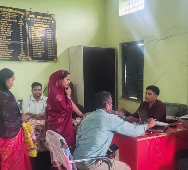 मरकाकसा, सेवताटोला और लखोली वार्ड में मोबाइल कैंप आयोजित, श्रमिकों के हुए पंजीयन व ई-केवाईसी