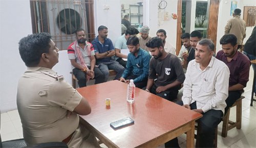 तुमड़ीबोड़ पुलिस ने होटल, ढाबा एवं लॉज संचालकों की बैठक लेकर दिए आवश्यक दिशा-निर्देश