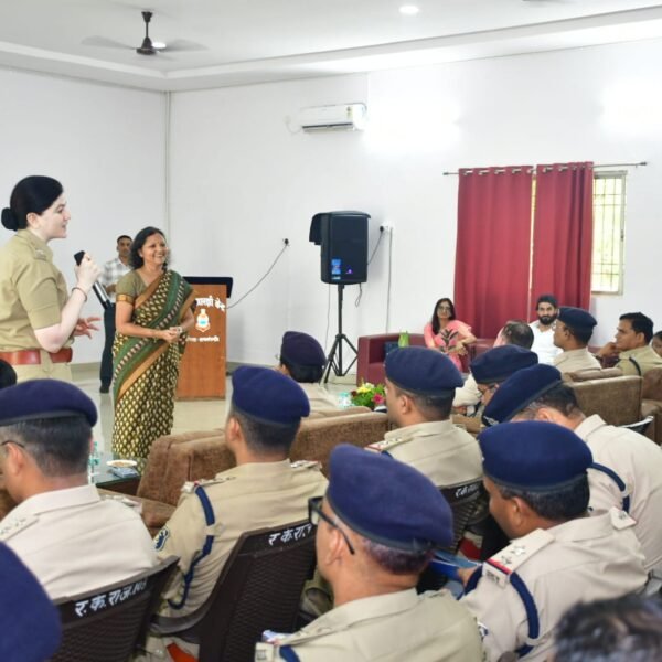 राजनांदगांव रेंज में ‘पेशेवर आचरण व मानसिक लचीलापन’ पर प्रशिक्षण संपन्न, तनाव मुक्त होकर बेहतर काम करने दिए गुर