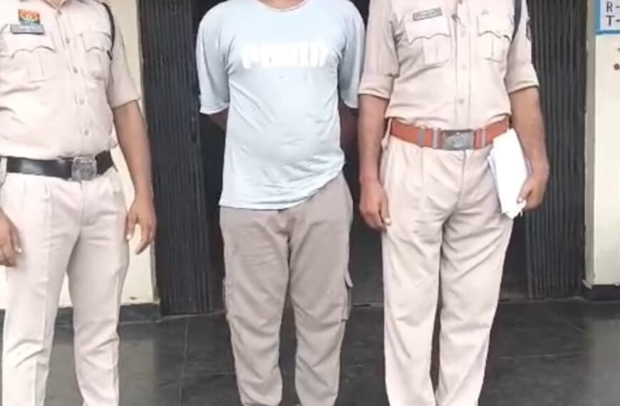 ₹5,000 का इनामी फरार आरोपी ‘छोटे कट्टी’ चढ़ा पुलिस के&hellip;