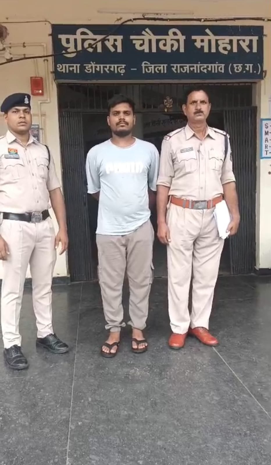 ₹5,000 का इनामी फरार आरोपी ‘छोटे कट्टी’ चढ़ा पुलिस के हत्थे, शराब तस्करी मामले में था तीन माह से फरार