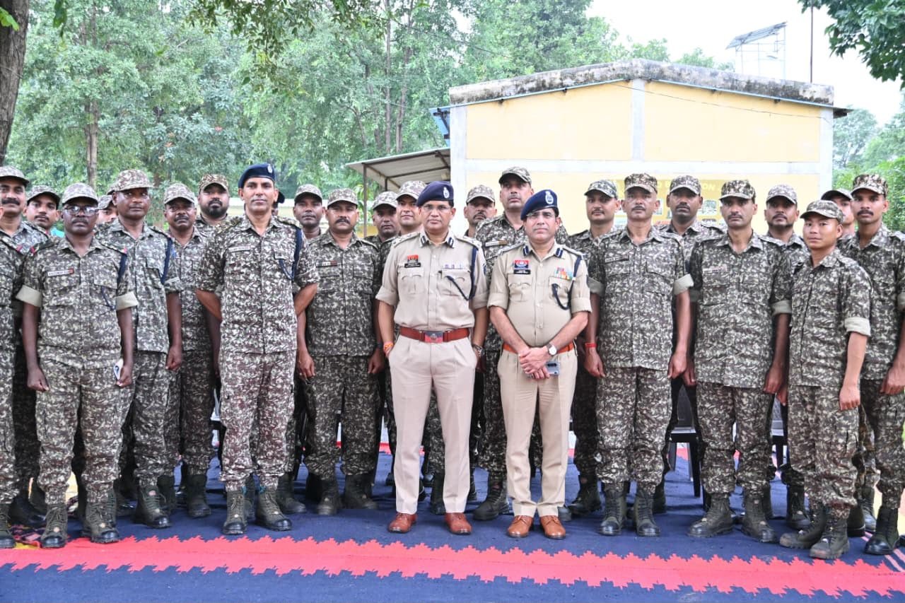 आईजी अजय यादव का मानपुर-मोहला में आकस्मिक निरीक्षण, साइबर ठगी की राशि तुरंत होल्ड कराने के दिए निर्देश