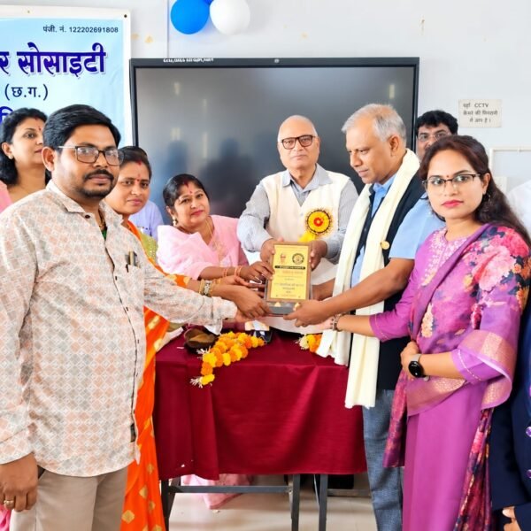 राशि वेलफेयर सोसाइटी ने शिक्षक दिवस पर घुमका महाविद्यालय में आयोजित किया सम्मान समारोह