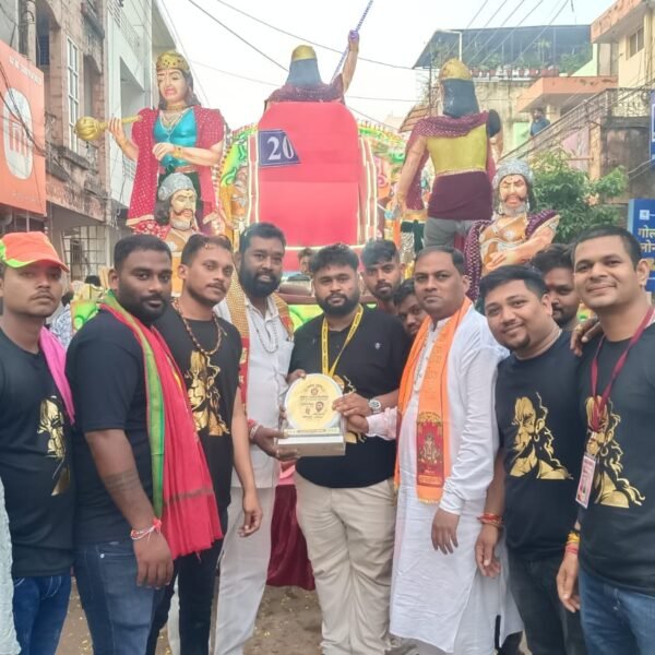 झांकी समितियों का स्मृति चिन्ह भेंटकर किया सम्मान