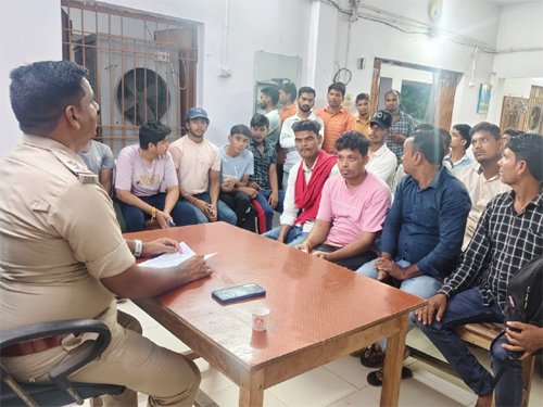 शांतिपूर्ण एवं सौहार्द्रपूर्ण गणेश उत्सव मनाने तुमड़ीबोड़ पुलिस ने ली गणेश समितियों की बैठक