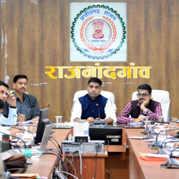 ई-ऑफिस में फाइलें अटकाने पर कलेक्टर सख्त, लंबित फाइलों के समय-सीमा में निराकरण के दिए&hellip;