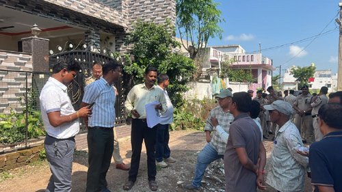 सड़क पर पोल गाड़कर बंद किया गया था रास्ता, निगम&hellip;