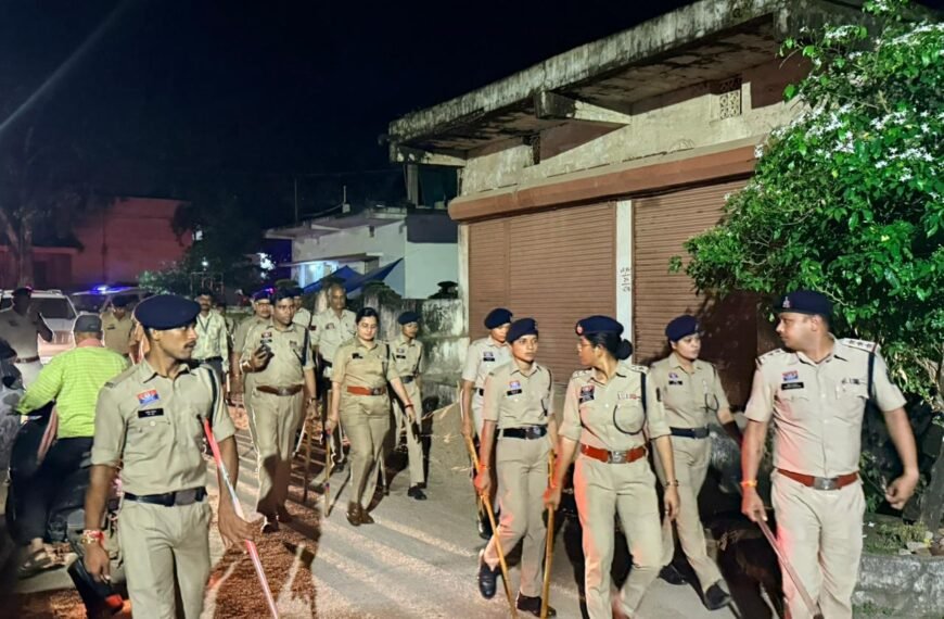 त्यौहारों के मद्देनजर राजनांदगांव पुलिस अलर्ट : डोंगरगढ़ में 150&hellip;