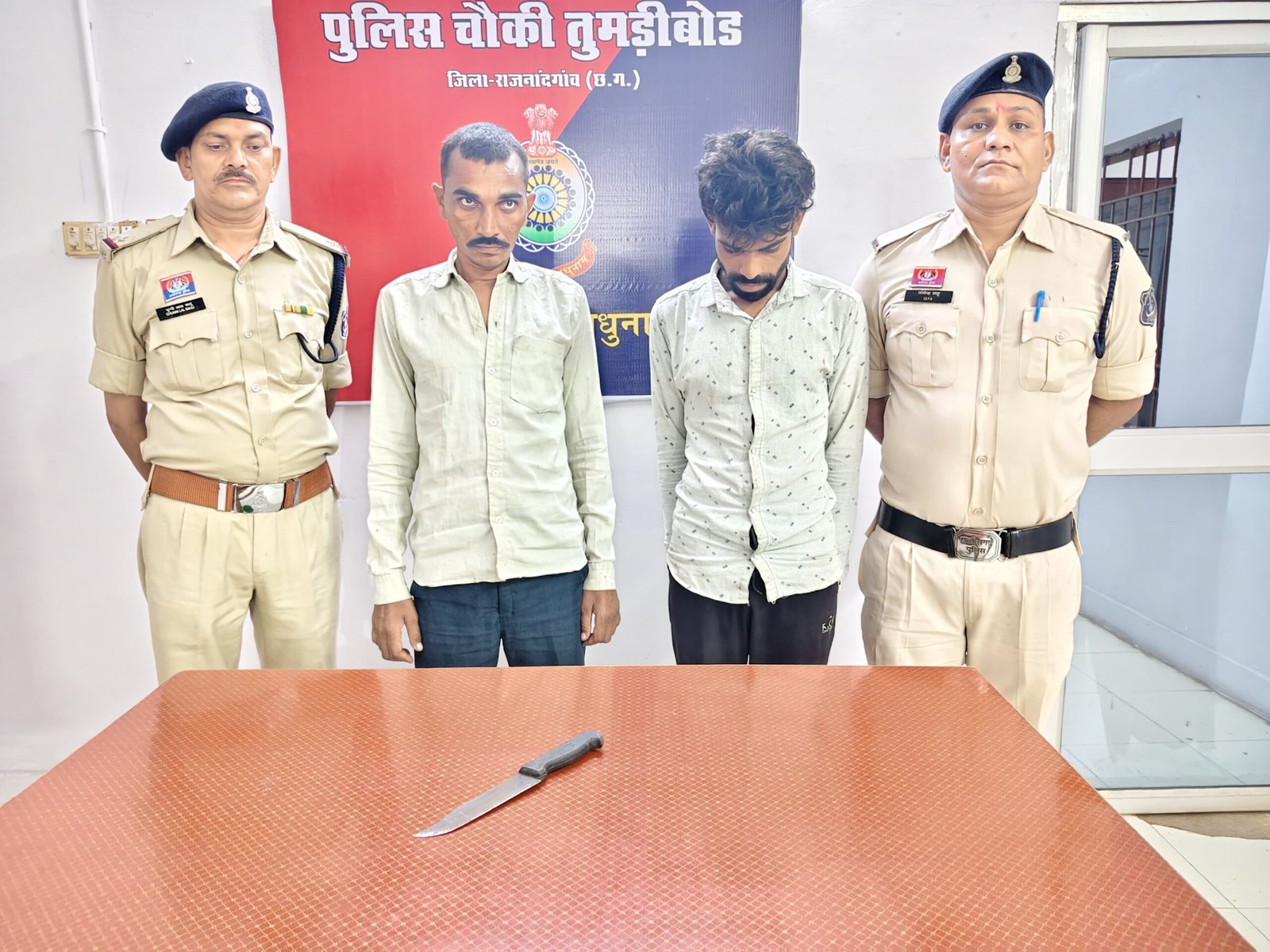 सार्वजनिक स्थान पर चाकू लहराकर डराने वाले दो शातिर गिरफ्तार, तुमड़ीबोड़ पुलिस ने भेजा जेल