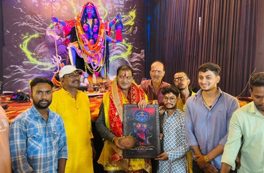 महापौर यादव ने विभिन्न दुर्गा पंडालों में किए माता के&hellip;