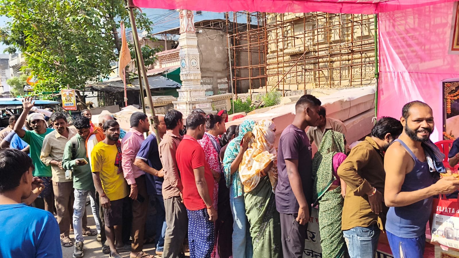 आचार्य विद्यासागर और समयसागर महाराज का जन्मोत्सव मनाया, पूजा-अर्चना के बाद बांटी मंगल प्रसादी