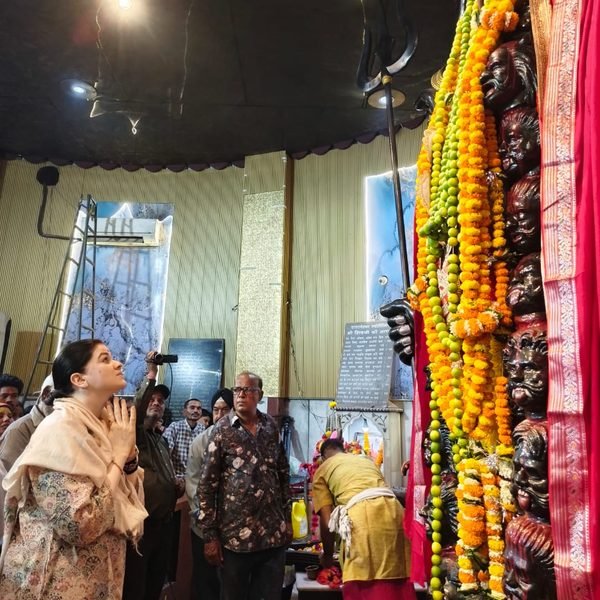 नवरात्रि के अंतिम दिन मां पाताल भैरवी के दरबार पहुंचीं एसपी अंकिता शर्मा, ज्योत-जंवारा विसर्जन&hellip;
