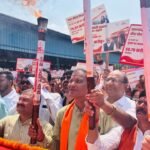 राजनांदगांव में निकली भव्य सेवा ज्योति यात्रा : कृषि उपज मंडी में हुई संकल्प सभा, हजारों कार्यकर्ताओं ने लिया 2047 तक विकसित भारत का संकल्प