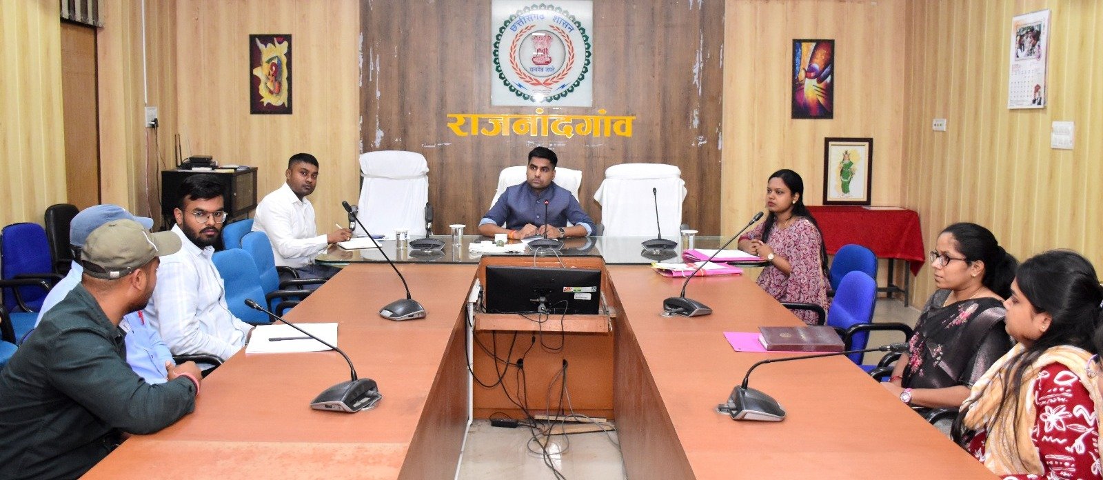 कलेक्टर ने प्रयास आवासीय विद्यालय के संचालन एवं शैक्षणिक गतिविधियों की समीक्षा की